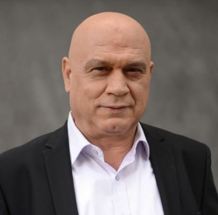 فريج يبدأ زيارة رسمية للملكة المغربية 